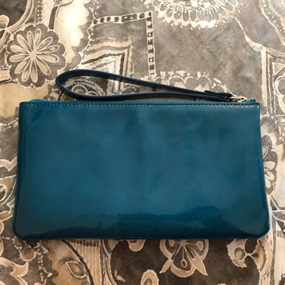 Authentic Kate Spade wristlet in Beautiful Blue